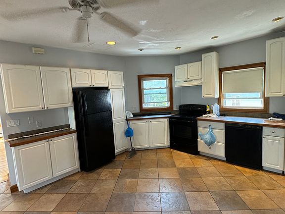 3rd image of 30 Melvin Ave Floor 2