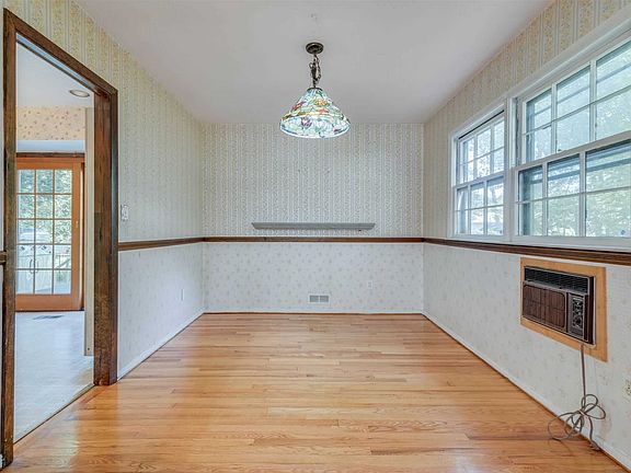 5th image of 11 Dale Ln