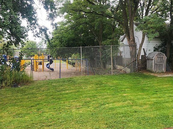 4th image of 476 Stetler Ave