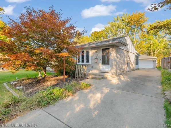 8364 Holly Dr, Canton, MI 48187