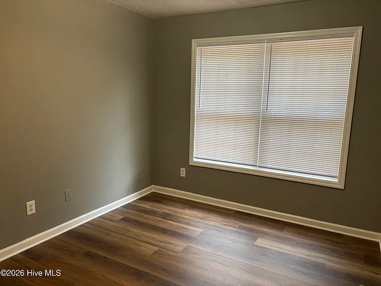 805 N Sycamore St — Photo 8