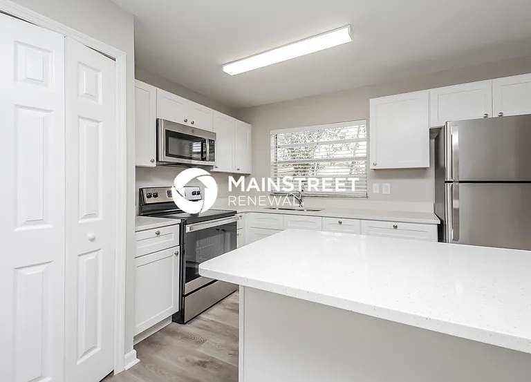 703 Malcom Rd — Photo 5