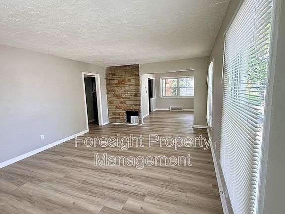 4th image of 854 E 250th St