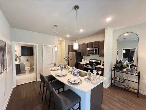 2102 Antoine Dr, Houston, TX