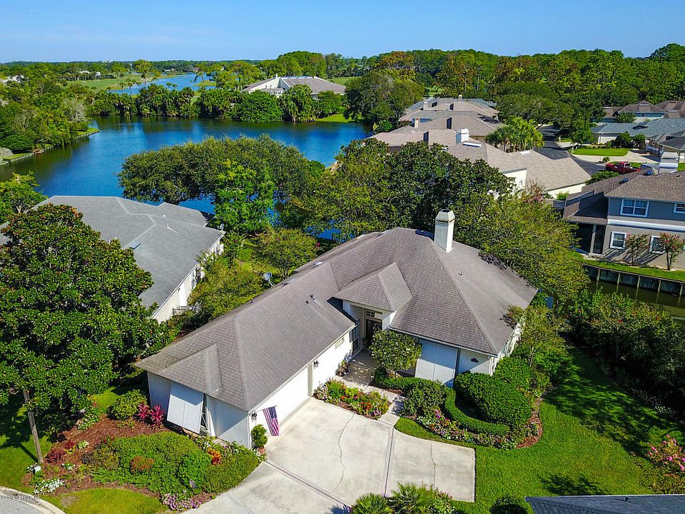 1st image of 1601 Harbour Club Dr