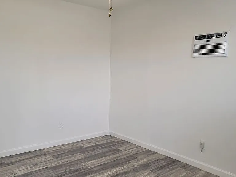 108 E Coogan Dr — Photo 5