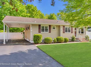 15 Chestnut Hill Dr, Toms River, NJ 08755