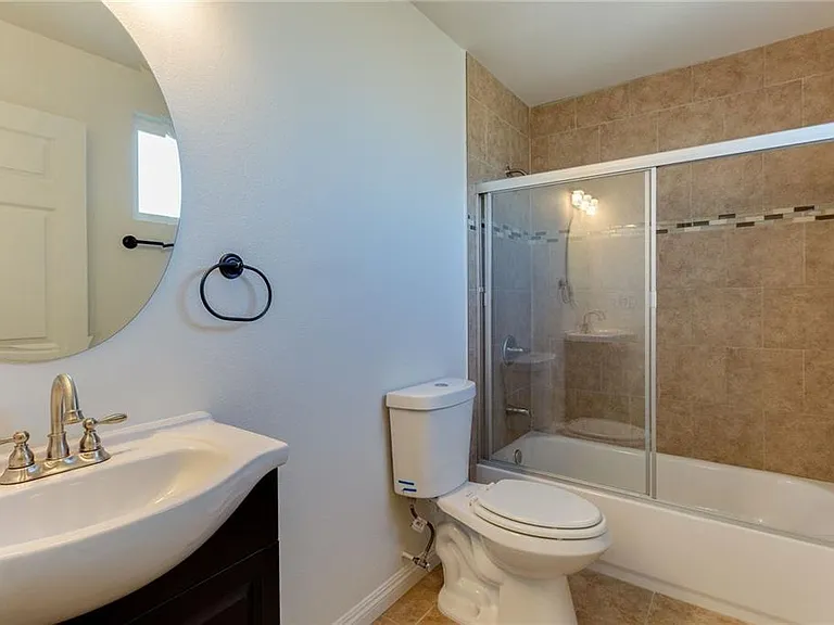 848 W 79th St — Photo 2