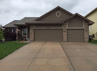 19340 J St, Omaha, NE 68135