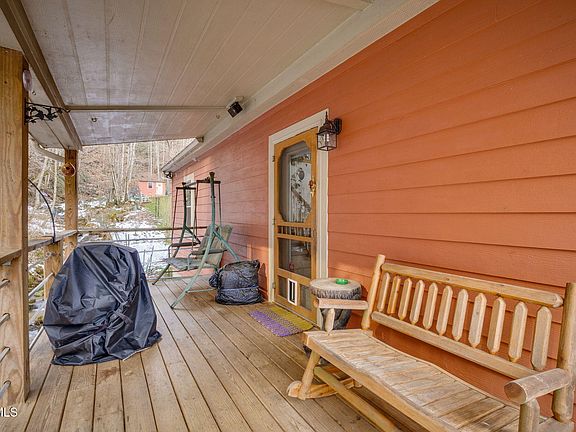 5th image of 139 Charlie Harrell Ln