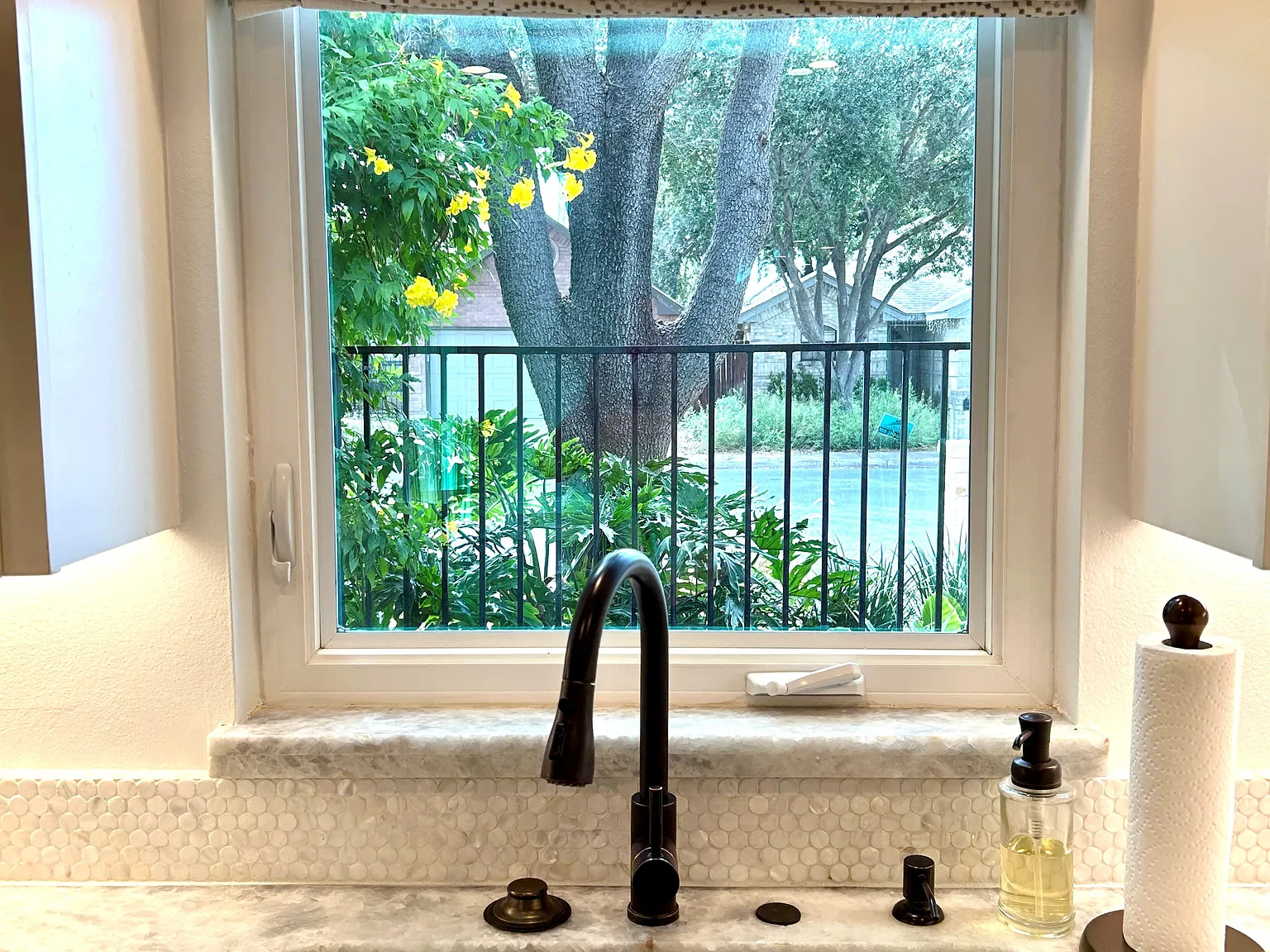 2 bed, 1616 sqft, $1,900 — Photo 3