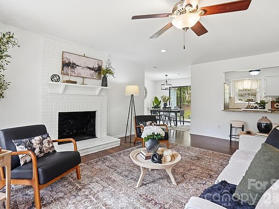 4th image of 8912 Danson Dr