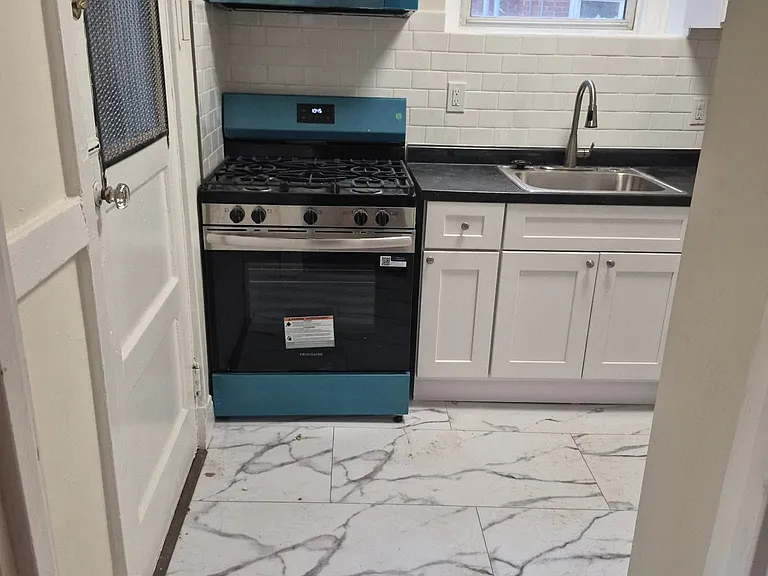 6301 N Rosebury Ave #1E — Photo 13