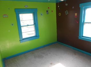 313 Florida St, Farrell, PA 16121