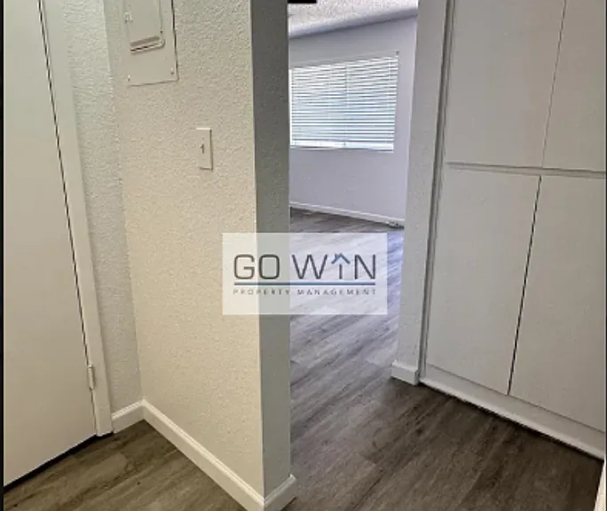 151 E Ingram St — Photo 6