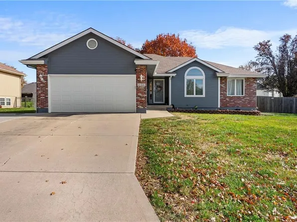 4620 SW 10th St, Blue Springs, MO 64015