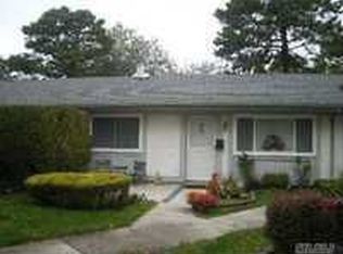 87 Feller Dr, Central Islip, NY 11722
