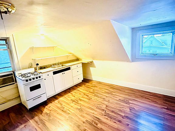 3rd image of 311 Bryant St APT 5
