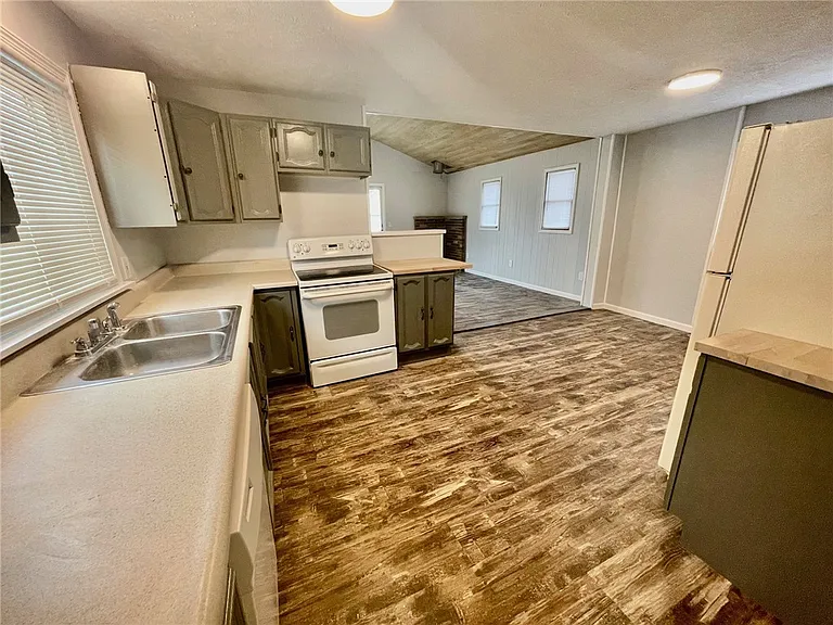 223 E Filbert St — Photo 23