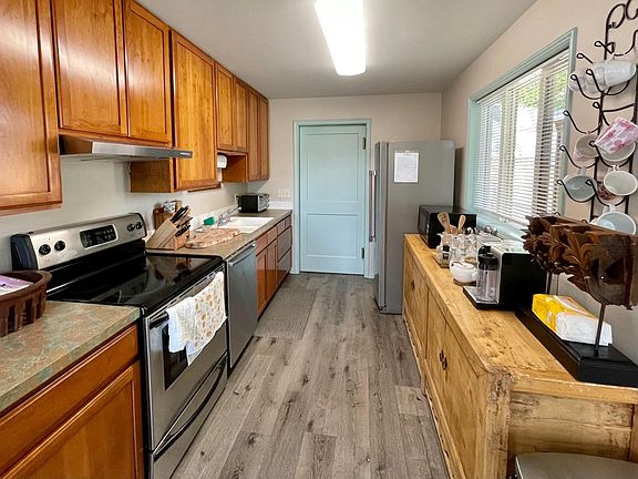 4th image of 6442 NE 181st St