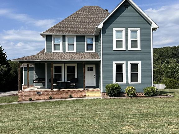 2nd image of 3628 Steeple Chase Ln NE
