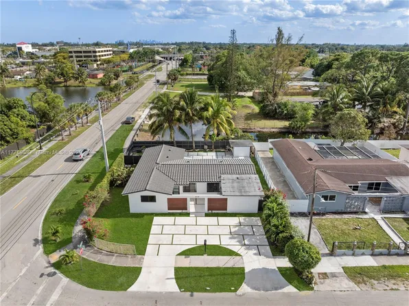 1700 NW 170th Ter, Miami Gardens, FL 33056