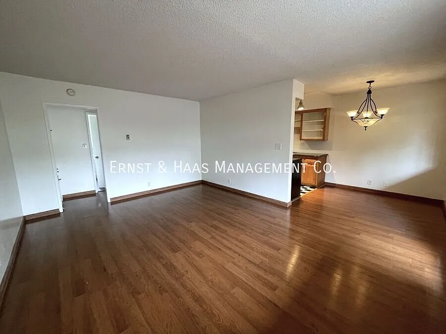 Fully Upgraded 1-Bedroom Condo in Downtown Long Beach! — Photo 3