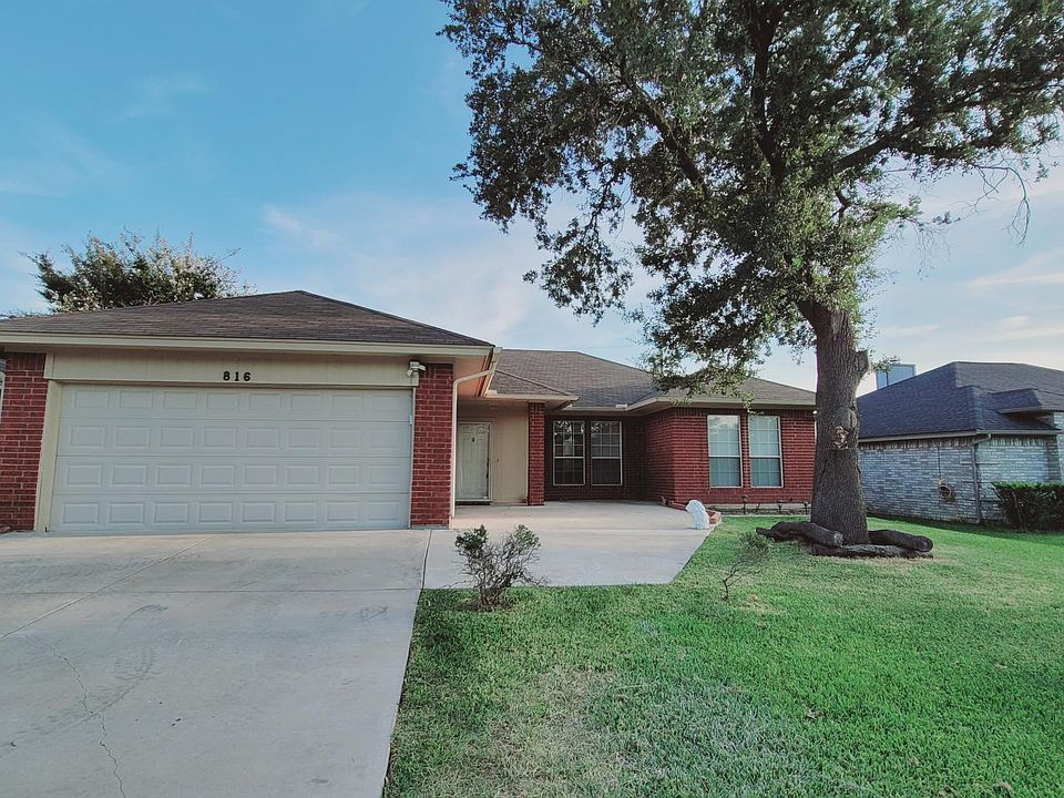 1st image of 816 Ackers Dr