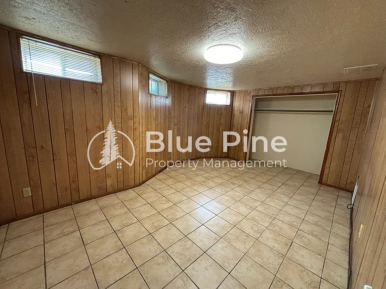 290 E Center St #BASEMENT — Photo 11