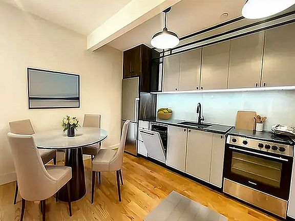 3rd image of 620 Parkside Ave APT 4C
