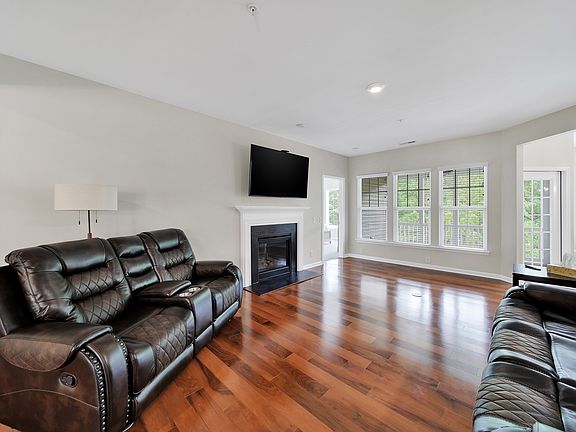 4th image of 45008 Wigeon Ln #1-202