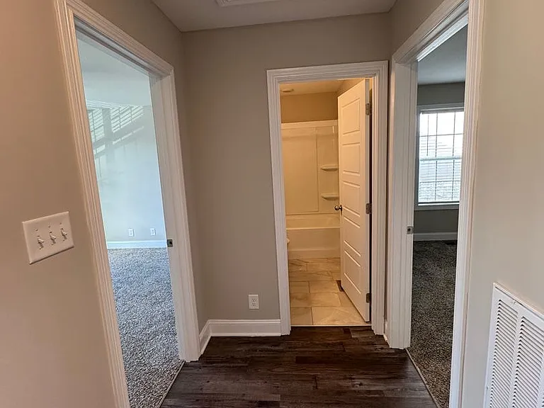 1288 Cardinal Creek Dr — Photo 4