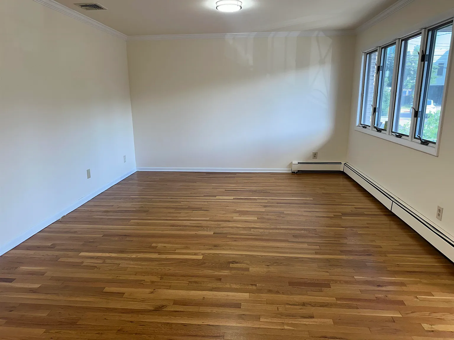3 bed, 2.0 bath, 1250 sqft, $3,995 — Photo 1