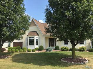 1206 Cobblestone Rd, Bryan, OH 43506