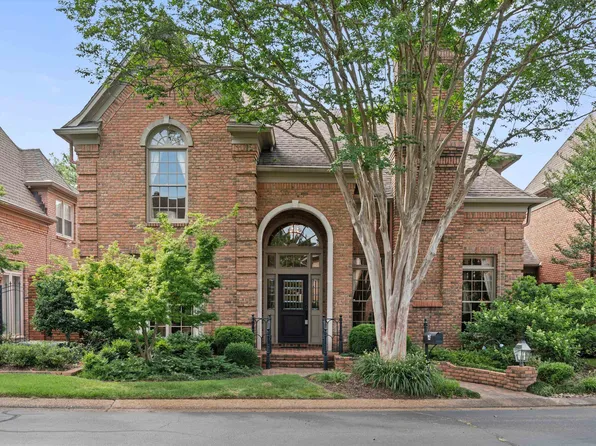 967 E Riverwalk Dr, Memphis, TN 38120