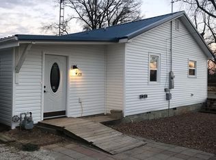 635 5th St, Lewisport, KY 42351