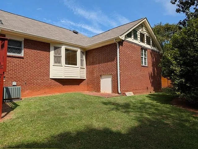 4 bed, 2.5 bath, 2141 sqft, $2,850 — Photo 4