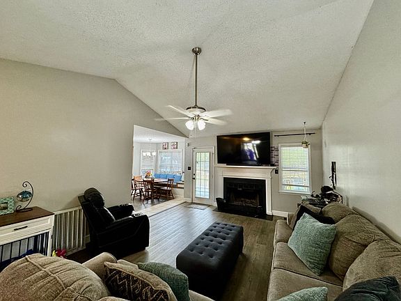 3rd image of 108 Kanton Dr