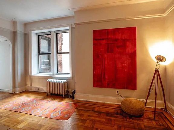 2nd image of 10 Midwood St APT 4B
