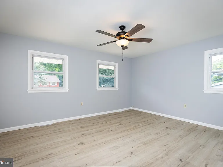 1419 Emory Rd — Photo 18