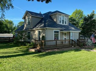 525 Grandview Ave, Gretna, NE 68028