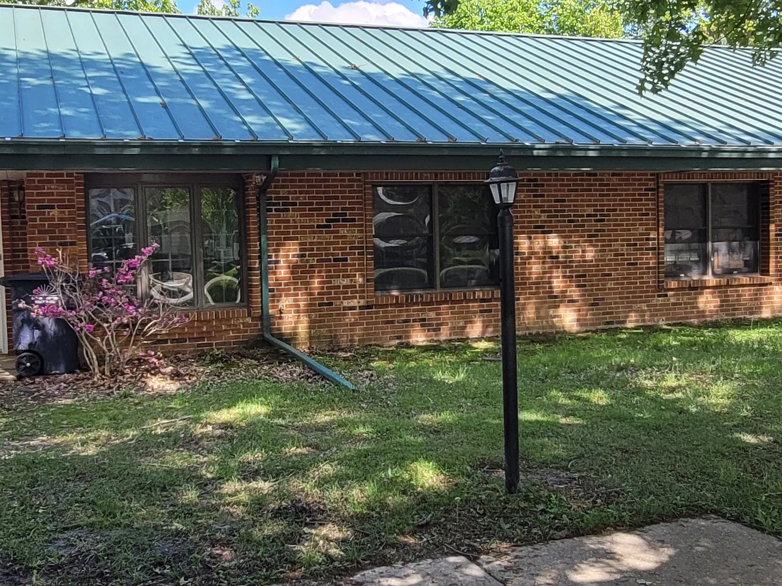 2 bed, 1000 sqft, $1,275 — Photo 1