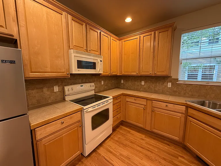5162 Southern Cross Ln #B — Photo 10