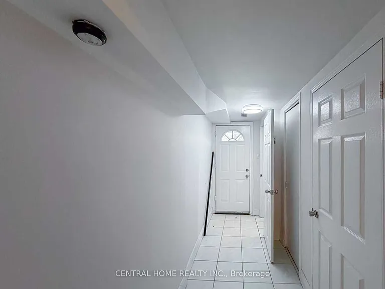 11 Tineta Cres #BASEMENT — Photo 2