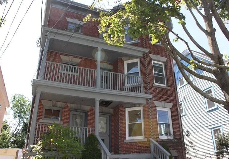 39-41 Cedar St #3 — Photo 1