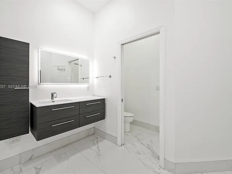 2497 Bay Isle Dr — Photo 18