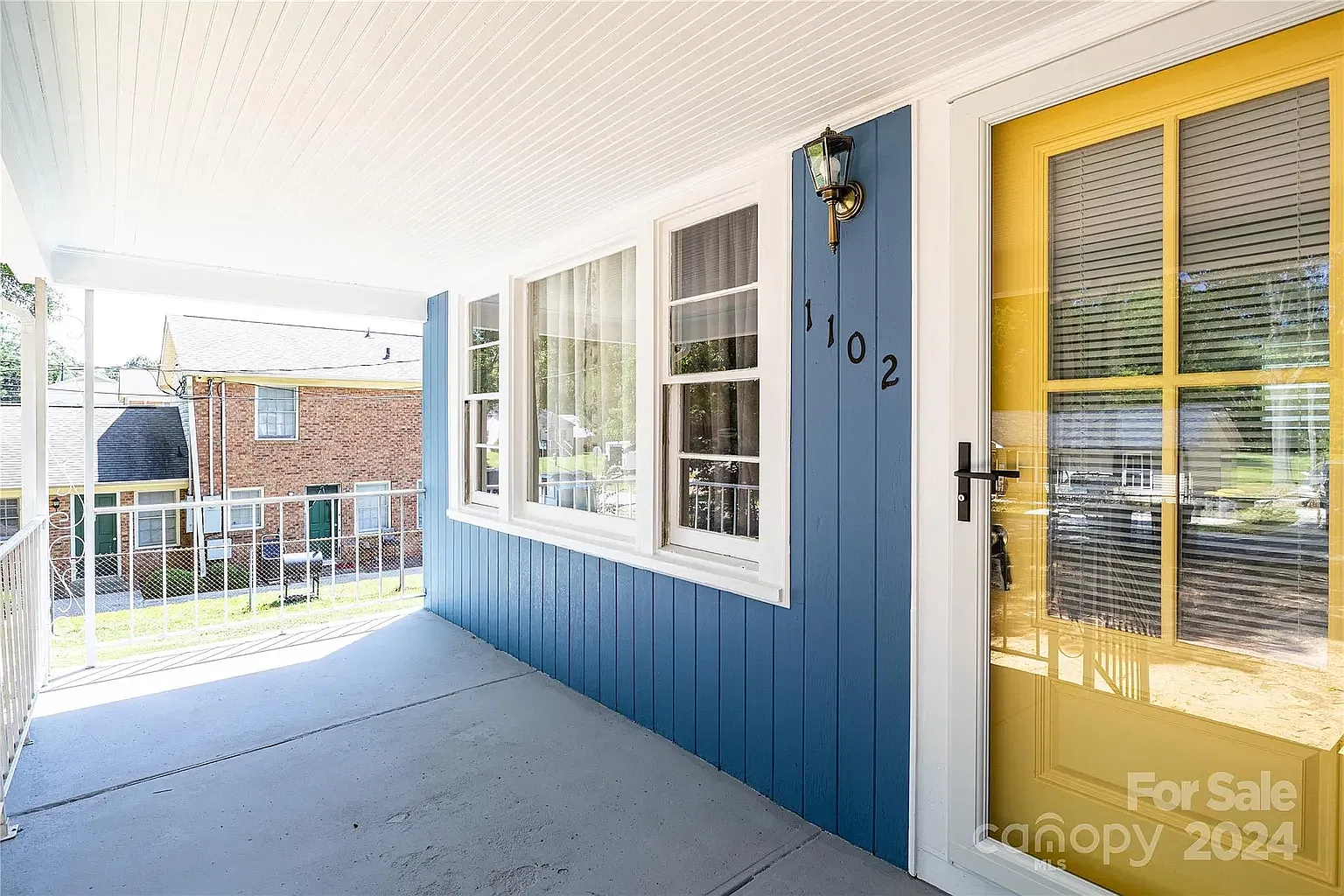 2 bed, 944 sqft, $1,850 — Photo 1