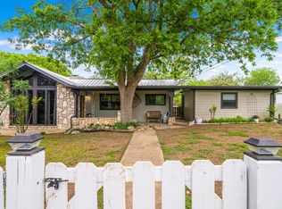 144 Lands End Trl, Center Point, TX 78010