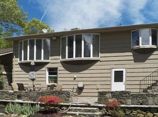 511 Squaw Rock Rd, Moosup, CT 06354