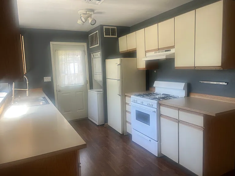 3007 Peabody St — Photo 10